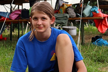 Pfadfinderin möchte Fragen beantworten